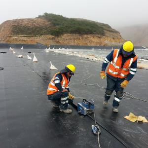 China HDPE Geomembrane Waterproof Function High Strength Tear Resistance And Alkali Resistant wholesale