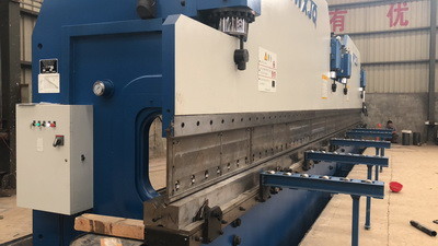 Tandem Press Brake with 200-800 mm Table Width, 40-3000 Tons Max Pressure, and 0.02 mm Back Gauge Accuracy