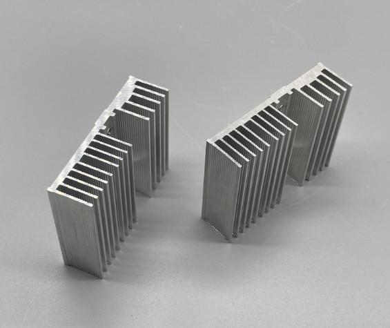 Diseno de calor de aluminio anodizado para su montaje vertical y gestión térmica óptima