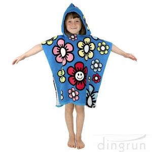 China Durable Cartoon Hooded Poncho Towels / Soft Touch Personalised Poncho Towel Dryfast supplier