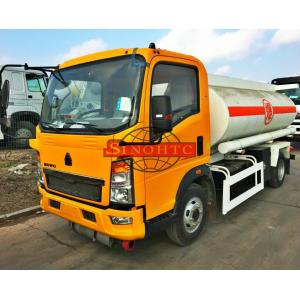 China HOWO 1000 - 1200 Gallons Petrol Tank Truck Carbon Steel Tank Material supplier