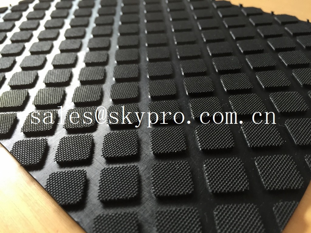 China Tapis en caoutchouc résistants de voiture, tapis en caoutchouc antidérapage de taille faite sur commande pour des planchers de garage supplier