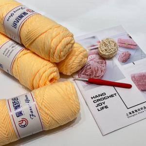 3.2NM 8 Ply Milk Cotton Yarn For Hand Knitting Bag Stockings