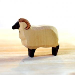 China No Damage Carved Wooden Sheep Wooden Figurines Animals ISO9001 Approved supplier