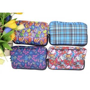 China Premium Neoprene Makeup Organizer Bag , Metal Panel Logo Zipper Makeup Bag supplier