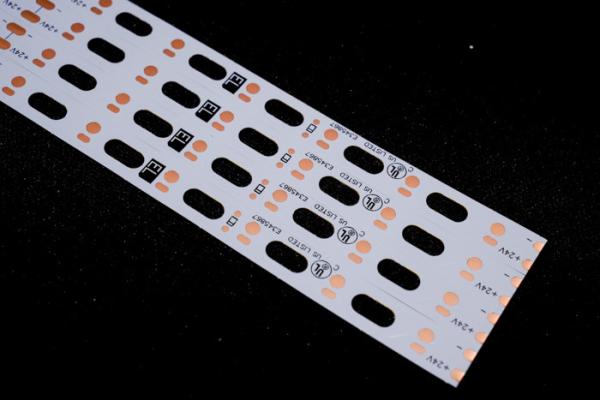 L'assemblage de cartes de circuits imprimés flexibles à double face en FPC pour bande lumineuse LED