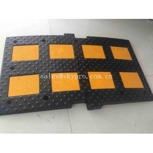 High Reflective Recycled Traffic Safety Rubber Speed Bumps Easily Installed