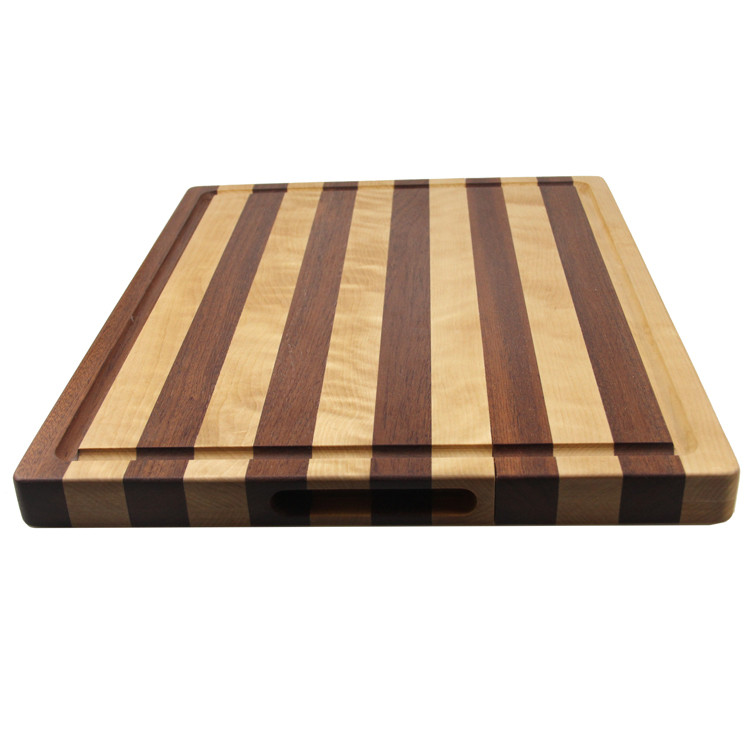 China Customized Size Kitchenware Multi-functional Solid Wood Chopping Board with Handle wholesale