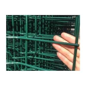 China Green Vinyl PVC Coated Welded Mesh Fence Panels 3×100' Roll Smooth Surface supplier