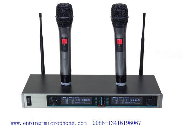 UM-1028 professional  double channel VHF wireless microphone with screen  / micrófono / good quality