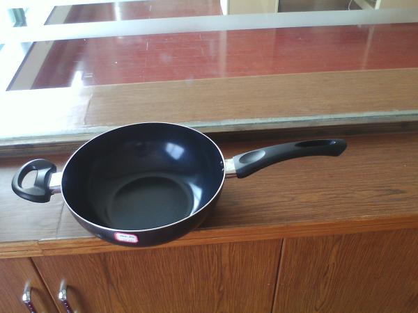 30cm Nonstick Induction Bottom Wok Pan With Silicon Side Handle