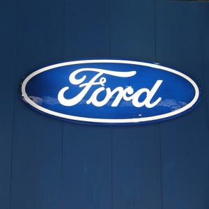 Ford Vacuum Coating Car Dealer Auto Sign/ Acrylic Car Dealer Car Logo and their Name