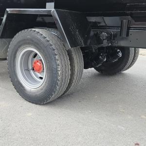 China Sinotruk Howo 4x2 Water Sprinkler Truck Durable and Comfortable for Industrial Applications and Dust Control wholesale