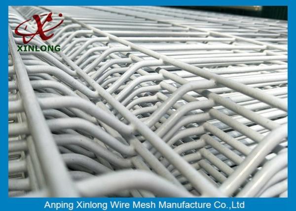 White Electric Galvanized Welded Wire Mesh Fence 2.0m Width For Sightseeing Zone
