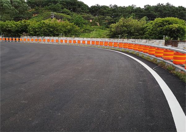 Rotate Freely Flame Retardant Roller Guardrail Oxidation Resistance