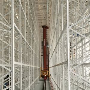 China Accuracy 1mm Pallet Stacker Auto Electric Warehouse Automated Stacker Crane wholesale