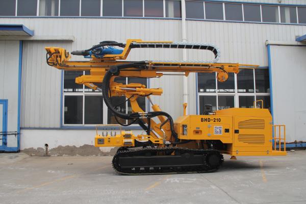 Swing Operation Panel And Full Hydraulic Rotary Drilling Rig BHD - 210