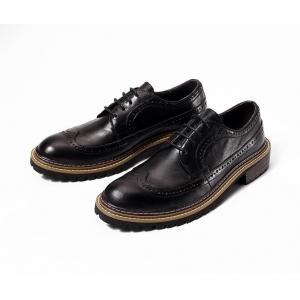 China Men Flats Gommino Driving Shoes In Suede , Round Toe Mens Black Leather Loafer Shoes supplier
