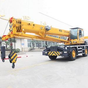 China High Power Rough terrain mobile crane lifting RT25  With QSB6.7- C190 Engine supplier