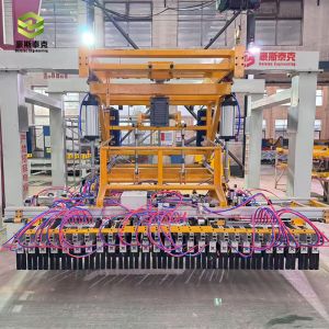 China Brick Plant Highlighting Brick Production Brick Stacking Machine with Customized Clamping Head supplier