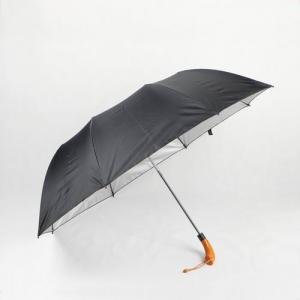 China Wooden Handle Two Foldable Golf Umbrella With Black Silver Coating Polyester Canopy supplier