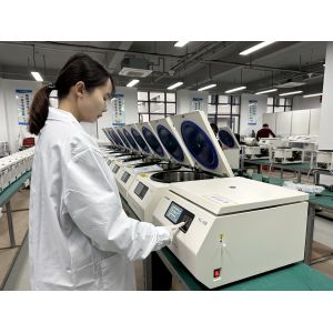 China Table Top Laboratory Centrifuge Machine with Max 4*750ml Capacity 6080xg RCF and 1 Year Warranty wholesale