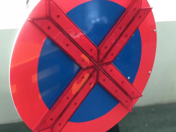 Solar Power Triangle Bracket LED Arrow Board 500mm Diameter
