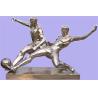 China Escultura de Copa do Mundo de Futebol de Fundição de FRP personalizada para criar uma Escultura de Momento de Jogador Separada wholesale