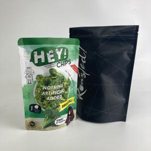 China 印刷される注文はマットが軽食のための袋の上の密封可能立場を終えるフルーツの破片のためのアルミ ホイルが付いているジッパー袋の上に立つ wholesale