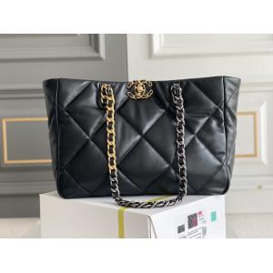 Casual Lambskin Chanel Classic Lambskin Bag Plain Party Office Style