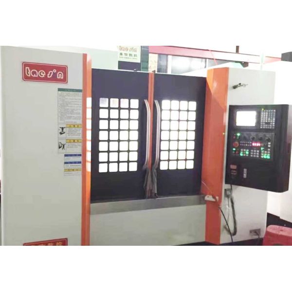 Mitsubishi System 3 Axis CNC Machining Center , High Speed Siemens CNC Machine