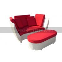 China Water Resistant Rattan Daybed Queen Round for Poolside Relaxation on sale