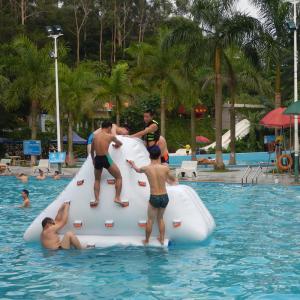 China Inflatable Iceberg Climber / Inflatable Iceberg Water Toy For Kids supplier