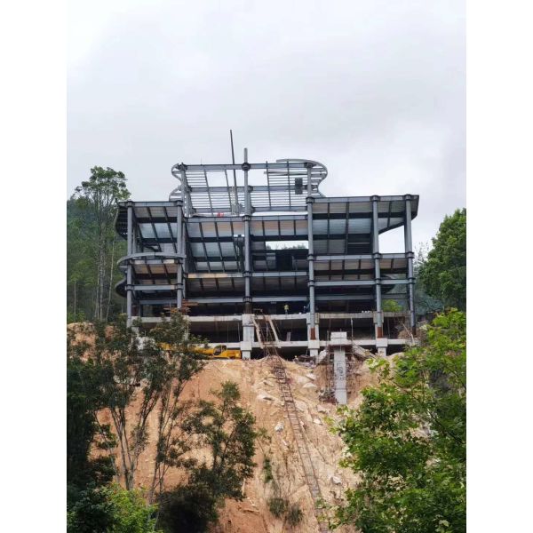 EPSサンドイッチ パネルが付いているZの母屋の鉄骨構造の建物