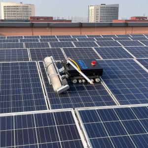 China Intelligent Solar Cleaning Robot with 24 Volt Lithium Batteries and 1100 mm Brush Head supplier