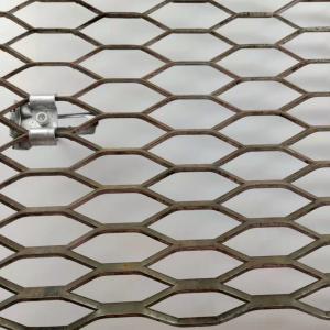 China 3m x 1.5m résistants ont augmenté le trou en acier de Mesh Hot Dipped Galvanized Hexagonal supplier