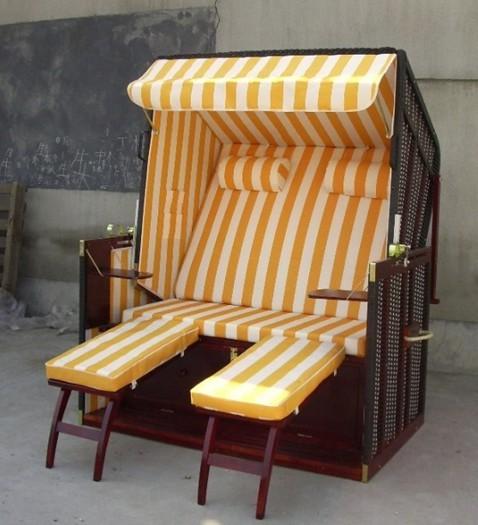 Contemporary Dark Brown Wood And Wicker Roofed Beach Chair & Strandkorb