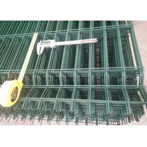 China 4 . 5 mm PVC Coated Wire Fence Panels , Dark Green Outdoor Fence Metal Fence supplier