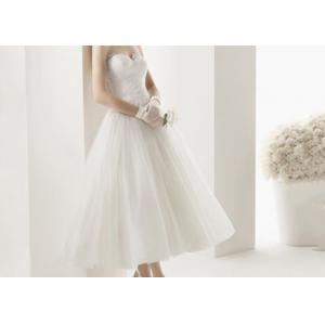 China Sexy Short Fitted Wedding Dress Off White Strapless Waist Lace And Beads / Tulle Pleating Dress supplier