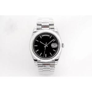 China Classic Quartz Mens Stainless Steel Wrist Watch Timepiece For Timeless Style supplier