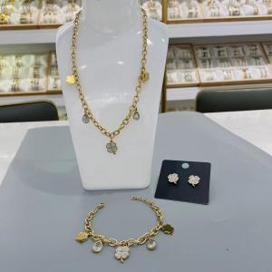 China 3Pcs Jewelry Set Heart Pendant Necklace Crystal Stud Earrings Shiny Heart Bracelet Cubic Zirconia Love supplier