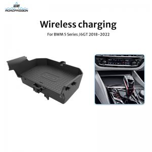 China AUDI A3 2014-2020 Car Wireless Charging Pad Mount Car Phone Holder 15W supplier