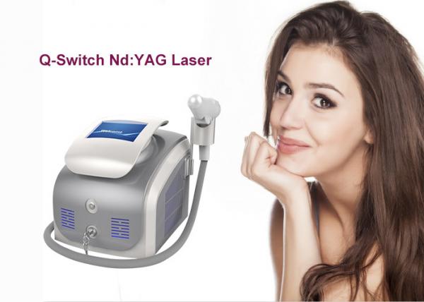 Compact Q Switched Nd Yag Laser Tattoo Removal Machine 1 - 10Hz Frequency