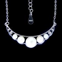 China Gorgeous Silver Pearl Necklace / Freshwater Pearl Pendant Necklace For Aristocratic Women on sale