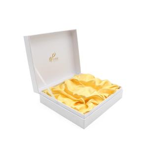 China Les boîtes de empaquetage cosmétiques faites sur commande avec le satin et la mousse insèrent la conception unique wholesale