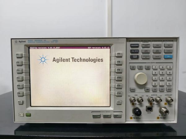 2.7 GHz RF Communications Test Set Set Multi Standard Wireless Test Set Agilent E5515C 8960 El equipo de ensayo para las comunicaciones RF de 7 GHz es el Agilent E5515C 8960.