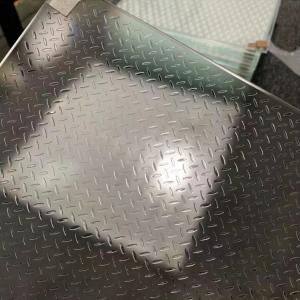 China Safety Patterned Tempered Glass Anti Slip Toughened Laminated Glass supplier
