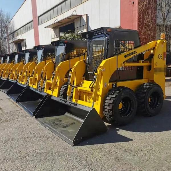 China Mini Skid Steer Loader com balde de neve e lâmina em V para remoção de neve 2640x1720x2140mm wholesale