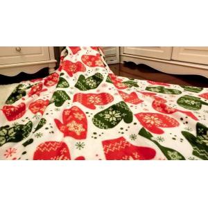 China Super Cozy Luxury Coral Fleece Blanket , Knitted Thick Warm Fleece Blanket supplier