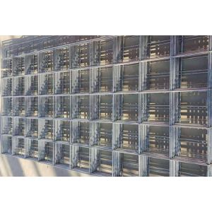 China Q195 Paneles de malla de alambre soldado de acero bajo en carbono Cuadrado o forma de agujero rectangular wholesale